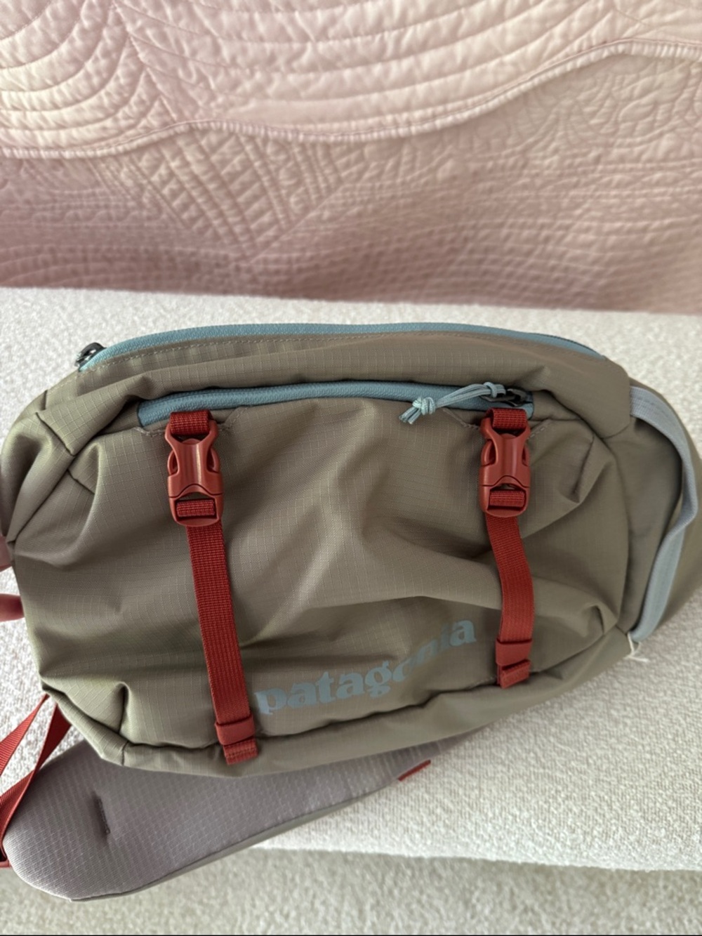 Patagonia Tan Sling Bag with Red Strap Accents - Picture 2 of 4